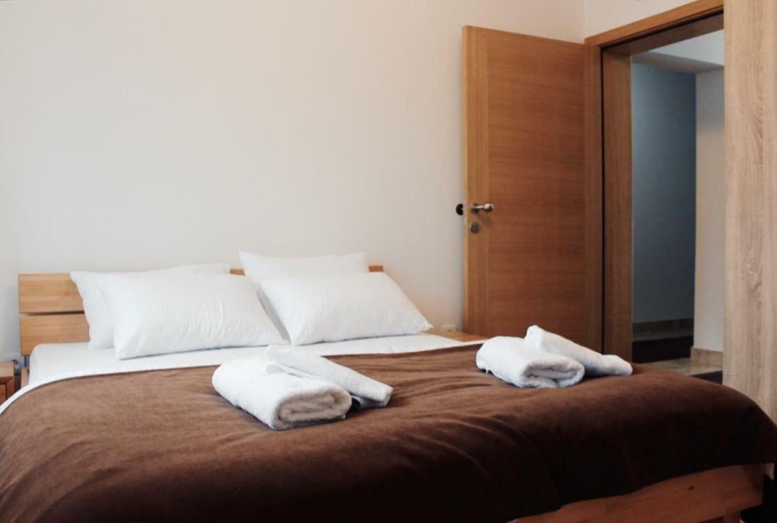 Konaciste Simce Bed & Breakfast Kraljevo Eksteriør bilde