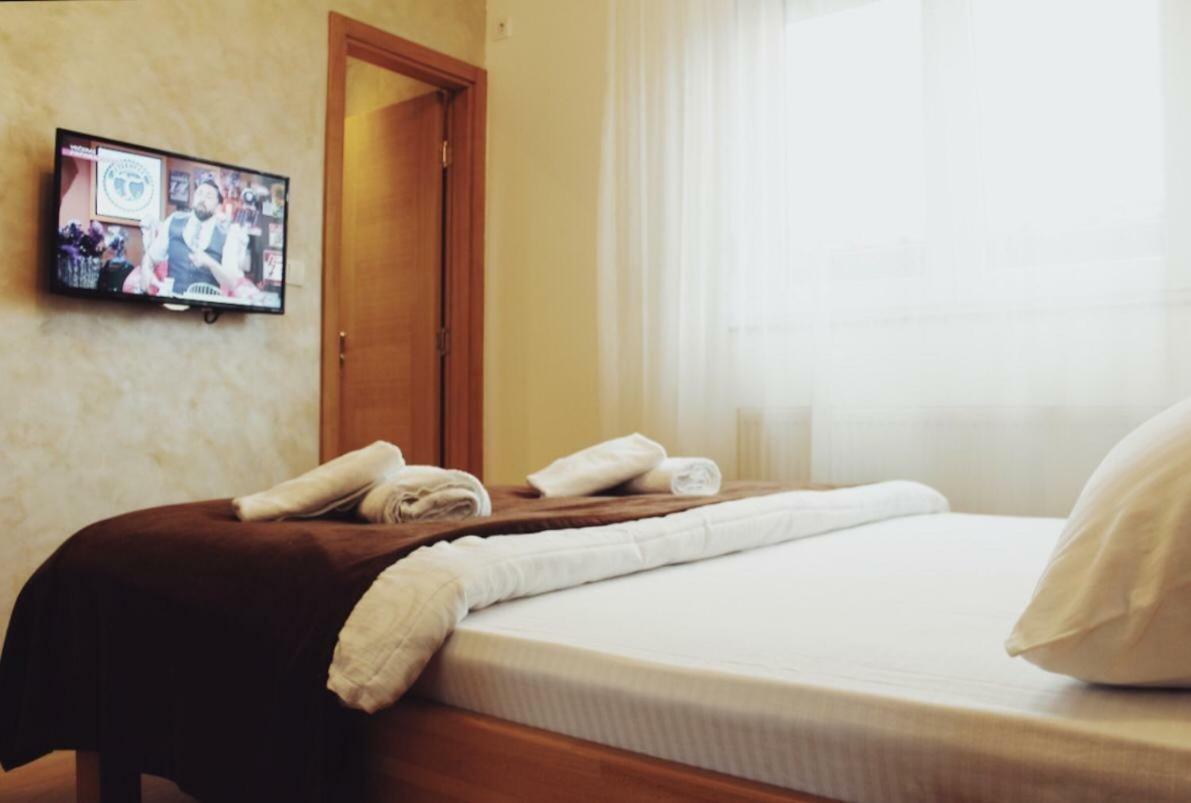 Konaciste Simce Bed & Breakfast Kraljevo Eksteriør bilde